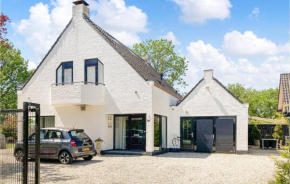 Gorgeous Home In Bunschoten-Spakenb, With Kitchen